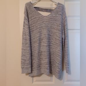 EVRI Womens Size 2X Pullover Gray Heather Loose Knit Open V Neck Front & Back